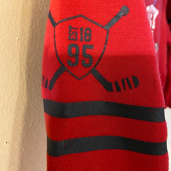 Osh Kosh B’Gosh red hockey captain logo pullover hoodie - size small - Picture 2 of 6